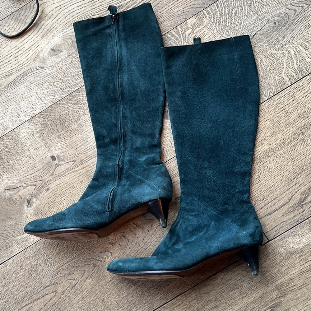 Costume National teal suede pointed-toe boots. Very flattering. Kitten heel.